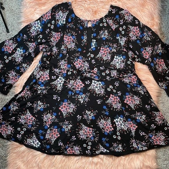 Torrid Floral Challis Bell Sleeve Dress Size 28 - Picture 5 of 8